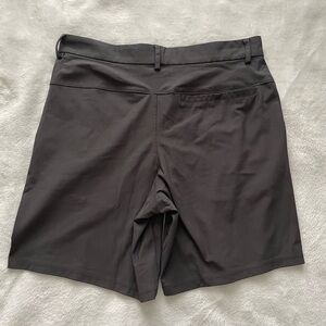 Old Navy charcoal tech mens shorts size 32